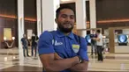 Tim Persib Bandung dilepas oleh keluarga dan dikawal polisi menuju laga final Piala Presiden 2015 di Stadion Utama Gelora Bung Karno, Senayan, Minggu (18/10/2015).