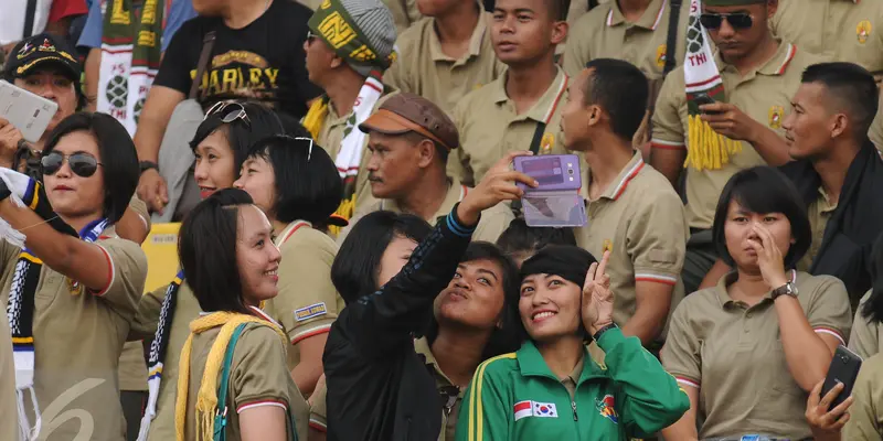 20160320-Aksi Suporter PS TNI Hangatkan Si Jalak Harupat-Bandung