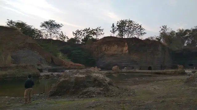 Menikmati Potensi Wisata Alam Cirebon yang Mirip Brown Canyon