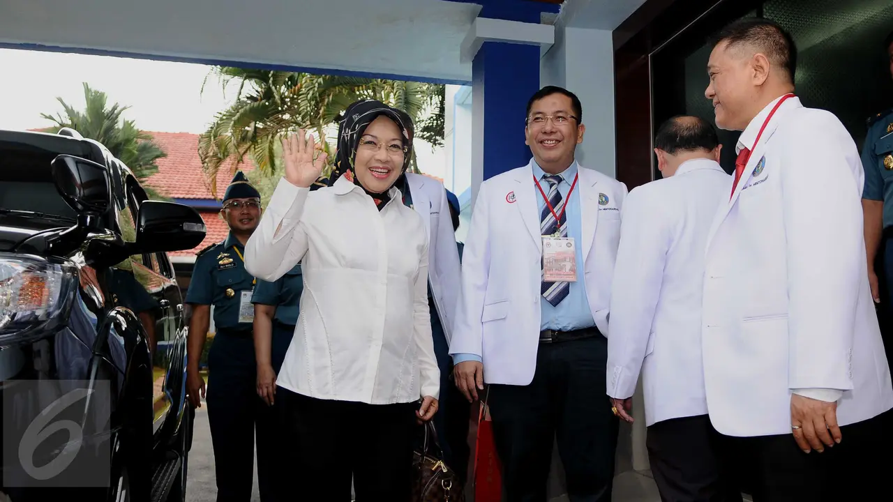 20160924 Agus-Sylviana Jalani Tes Kesehatan 