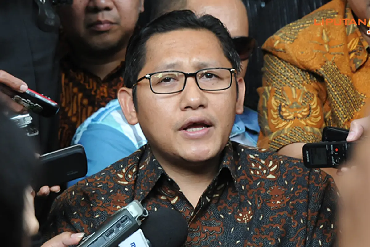 anas-urbaningrum130618b.jpg