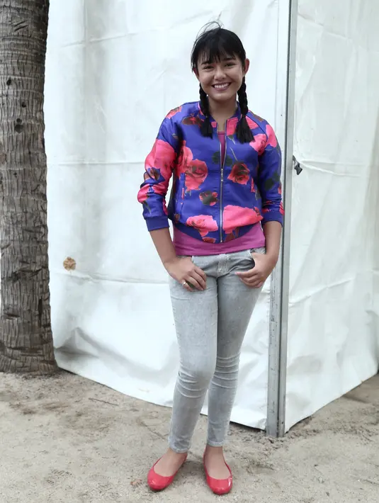 Amanda Manopo yang berperan sebagai Ariel, terus menyembunyikan identitasnya sebagai mermaid. Selama ini, ia cukup dekat dengan Angga Aldi yang berperan sebagai Eric. (Galih W. Satria/Bintang.com)