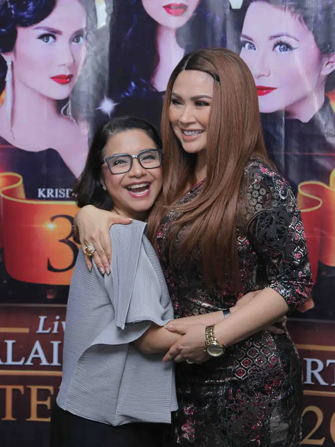 [Bintang] 3 Diva -Titi DJ dan Ruth Sahanaya