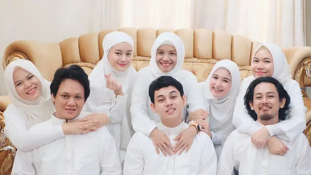 6 Potret Kebersamaan Dinda Hauw Bareng Saudara Ipar, Penuh Kehangatan