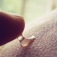 Lubricant merupakan pelumas buatan. Namun, amankah buat vaginamu? | via: thenews.ng