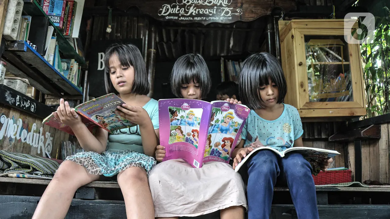 Tingkatkan Minat Baca Sejak Dini Lewat Bale Buku Meleduk 75