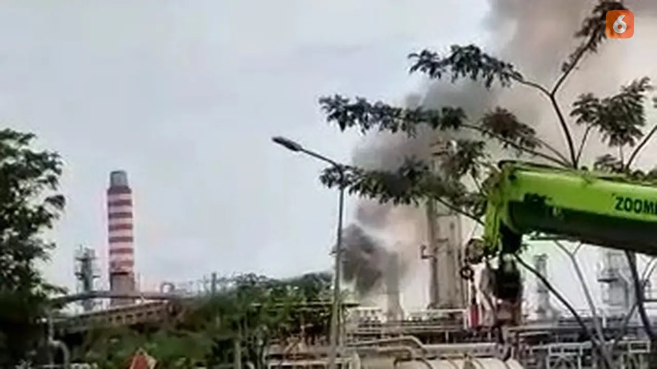 Kebakaran Kilang Pertamina Balikpapan