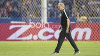 Alfred Riedl usai laga leg kedua final Piala AFF 2016 di Stadion Rajamangala, (17/12/2016). (Bola.com/Vitalis Yogi Trisna)