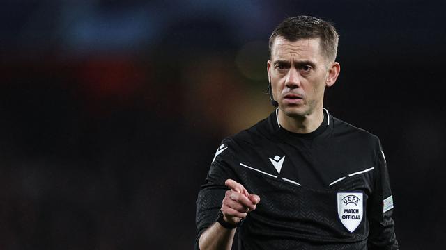Foto: Leandro Trossard Punya Kembaran Wasit? Laga Arsenal Vs Porto di Liga Champions Serasa Reuni Keluarga