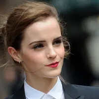 Emma Watson berperan sebagai Hermione Granger dalam kisah Harry Potter