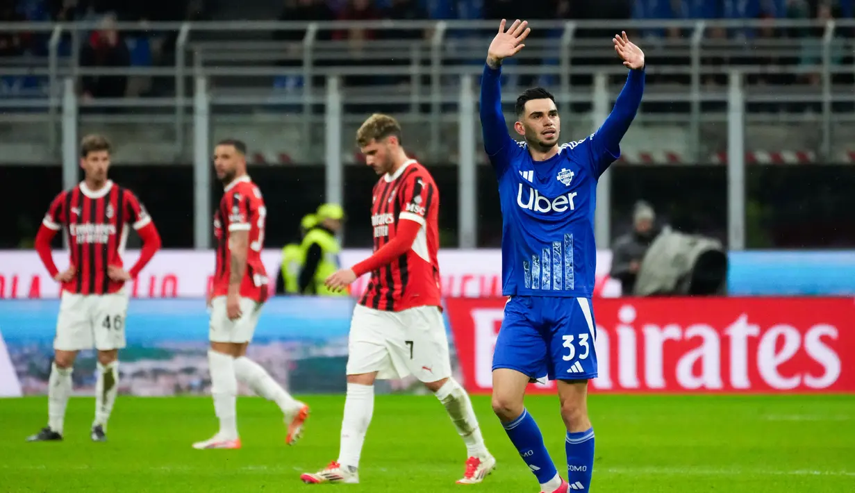 Milan sempat tertinggal lebih dulu lewat gol Lucas Da Cunha di babak pertama. Namun, Rossoneri mampu membalikkan keadaan di babak kedua berkat gol Christian Pulisic dan Tijjani Reijnders. (AP Photo/Antonio Calanni)