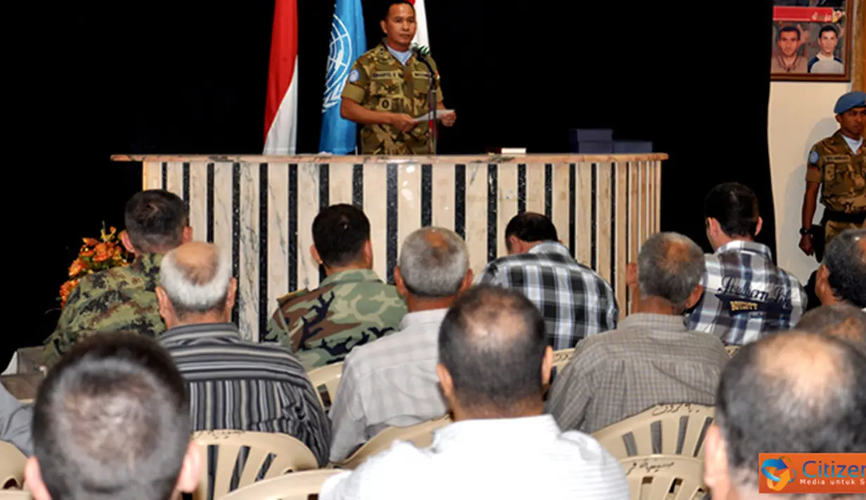 Citizen6, Lebanon: Dansatgas Indobatt Kontingen Garuda XXIII-F/UNIFIL Letkol Inf Suharto Sudarsono meresmikan penggunaan mesin penyaringan air (water filtration) untuk warga Frun, Lebanon Selatan, Minggu (14/10). (Pengirim: Badarudin Bakri)