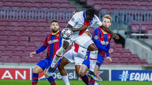 FOTO: PSG Permalukan Barcelona di Camp Nou