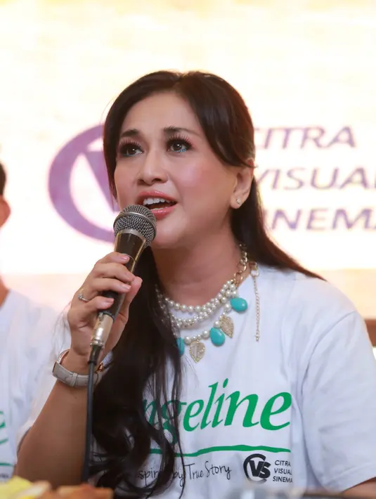 Beberapa artis terlibat dalam film ini Selain Mitha dan kekasihnya. Roweina Umboh memerankan ibu angkat Angeline, Kinaryosih, Teuku Rifnu Wikan, Naomi Ivo. Di sutradarai Djito Banyu dan di produksi oleh Citra Visual Sinema. (Galih W. Satria/Bintang.com)