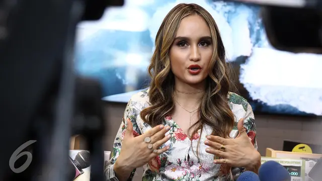Cinta Laura