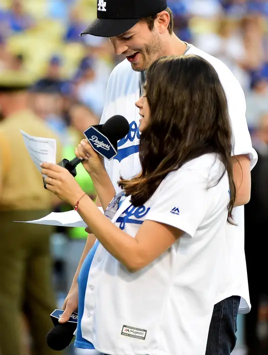 Beberapa waktu lalu sempat beredar kabar bahwa Mila Kunis telah melahirkan anak laki-lakinya, namun ternyata tidak benar. Kelahiran anak ke-2nya ini baru saja lahir dua hari yang lalu. (AFP/Bintang.com)