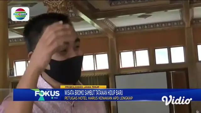 Semua tamu yang datang ke hotel kawasan wisata Gunung Bromo, Kabupaten Probolinggo, Jawa Timur, wajib menggunakan masker, selain itu mereka harus membersihkan tangan dan diperiksa suhu tubuhnya.