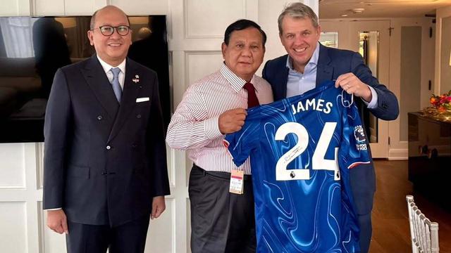 Presiden RI, Prabowo Subianto, melakukan pertemuan dengan Todd Boehly yang dikenal sebagai satu di antara pemilik Chelsea, Los Angeles Lakers, dan Los Angeles Dodgers.