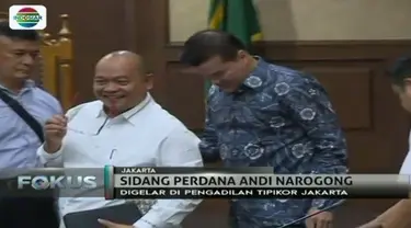 Andi Narogong, pengusaha yang diduga menjadi pelaku utama kasus E-KTP menjalani sidang perdana, Senin (14/8).