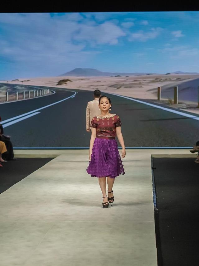 8 Potret Alumni D'Academy Jadi Model di Indonesia Fashion Week 2022, Memukau