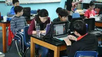 Mahasiswa mengungkapkan mereka pun diharuskan membayar 300 yuan atau US $ 62 atau sekitar Rp 813 ribu apabila gagal dalam 3 mata pelajaran.