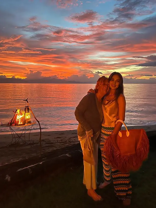 Potret Luna Maya dan ibunya. (Foto: Instagram/lunamaya)