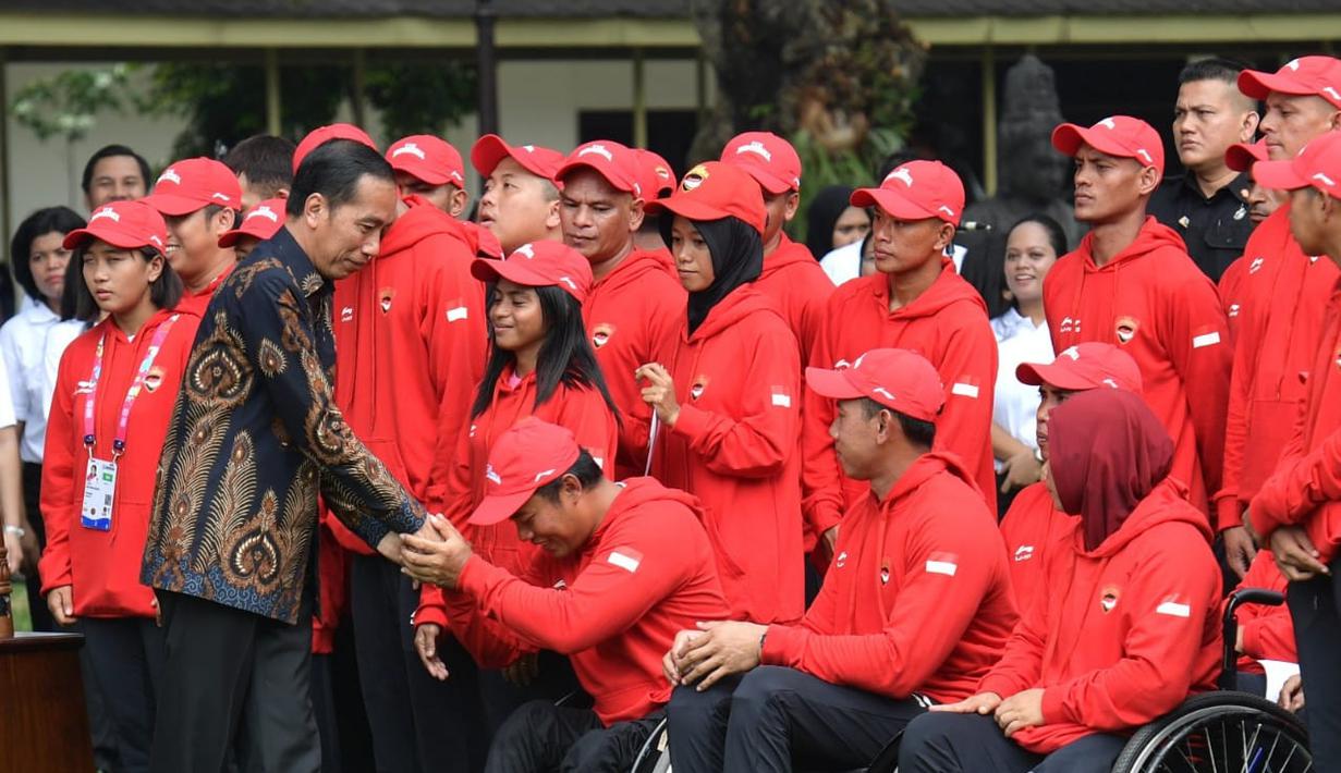 Presiden Joko Widodo melepas kontingen Indonesia untuk Asian Para Games 2018. Acara pelepasan digelar di halaman tengah Istana Merdeka pada Selasa, 2 Oktober 2018. (Kris - Biro Pers Setpres)