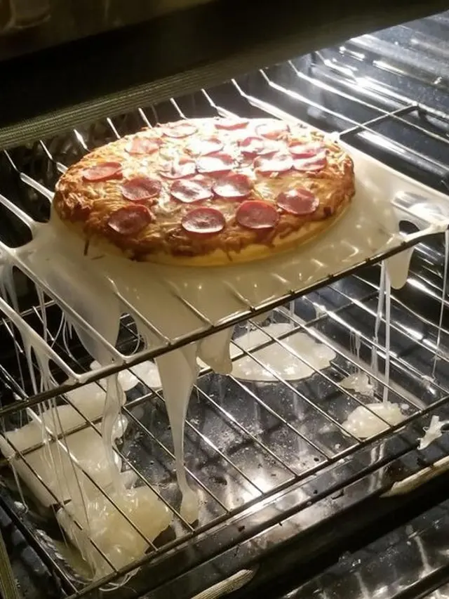 Bikin Ngakak, 8 Potret Kocak Orang-Orang yang Alami Hari Buruk Saat Memasak