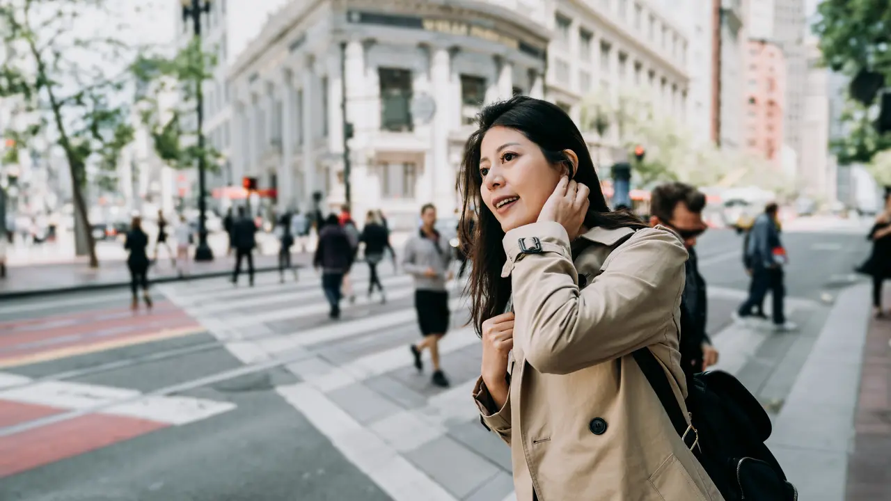 wanita april dunia