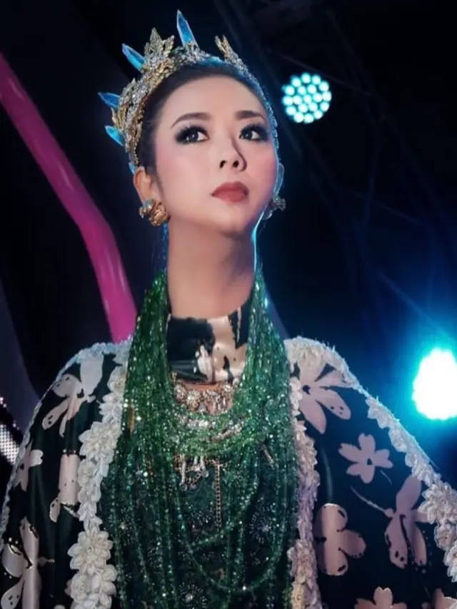 6 Editan Foto Soimah Paling Absurd Ini Bikin Ketawa Lepas, Kocak Maksimal