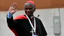 Para kardinal Gereja Katolik akan memasuki Kapel Sistina, Vatikan untuk memberikan suara secara rahasia untuk memilih paus baru. Tampak dalam foto, Kardinal Malagasi Desire Tsarahazana tiba untuk menghadiri pertemuan jemaat di Vatikan, pada 5 Mei 2025. (Andreas SOLARO/AFP)