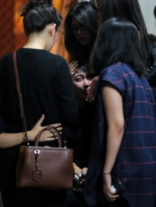 Inao Jiro manajer JKT 48, dikabarkan meninggal dunia Selasa (22/3/2017) petang, setelah ditemukan menggantung di kediamannya di Perumahan River Park, Kelurahan Jurang Mangu, Tangerang Selatan. (Adrian Putra/Bintang.com)