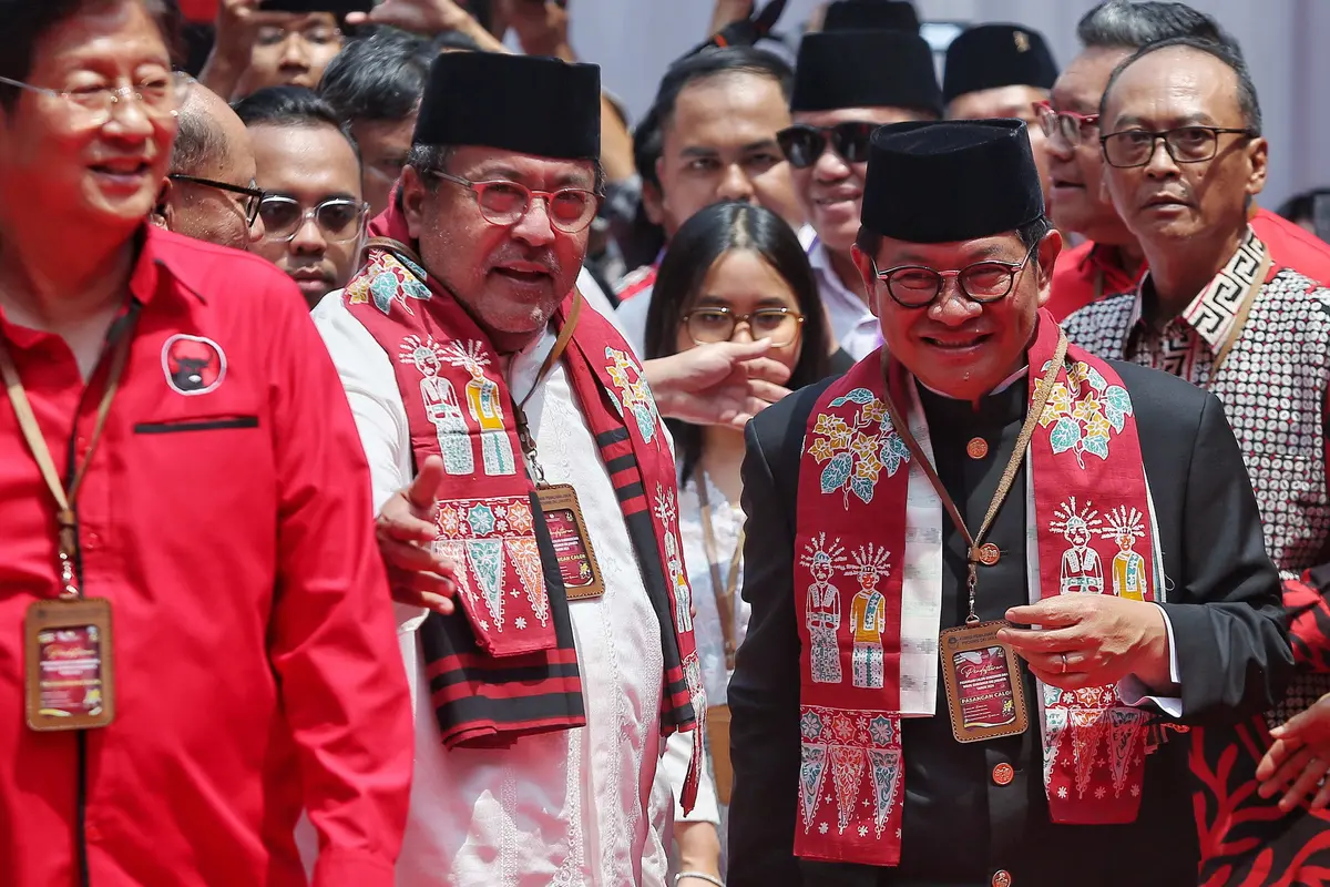 Kenakan Pakaian Khas Betawi, Pramono Anung dan Rano Karno Daftar Pilgub Jakarta