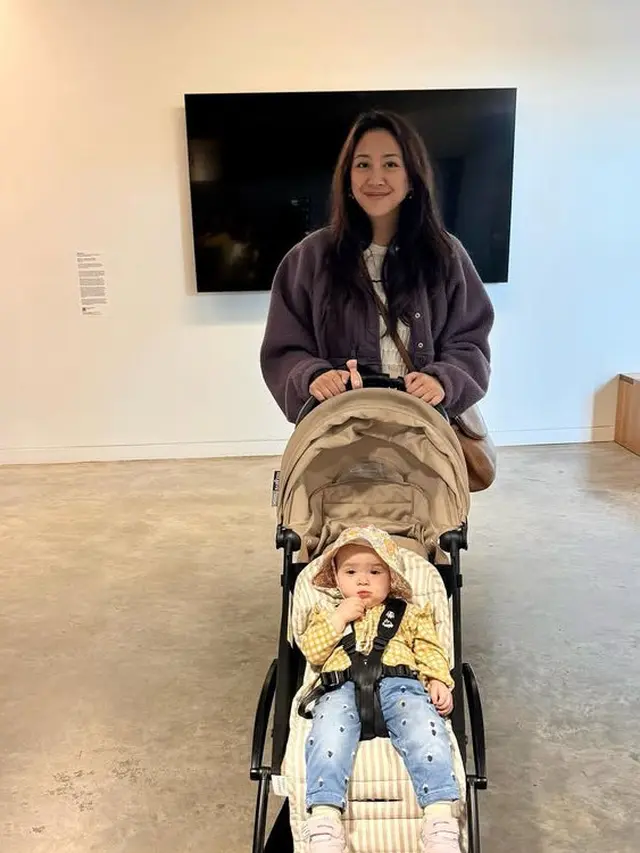 Sherina Munaf Kala Bermain Bersama Keponakan Bulenya. [@sherinamunaf]