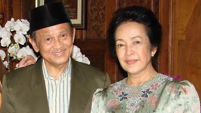 6 Potret Kebersamaan BJ Habibie dan Ainun, Dari Muda Hingga Akhir Hayat