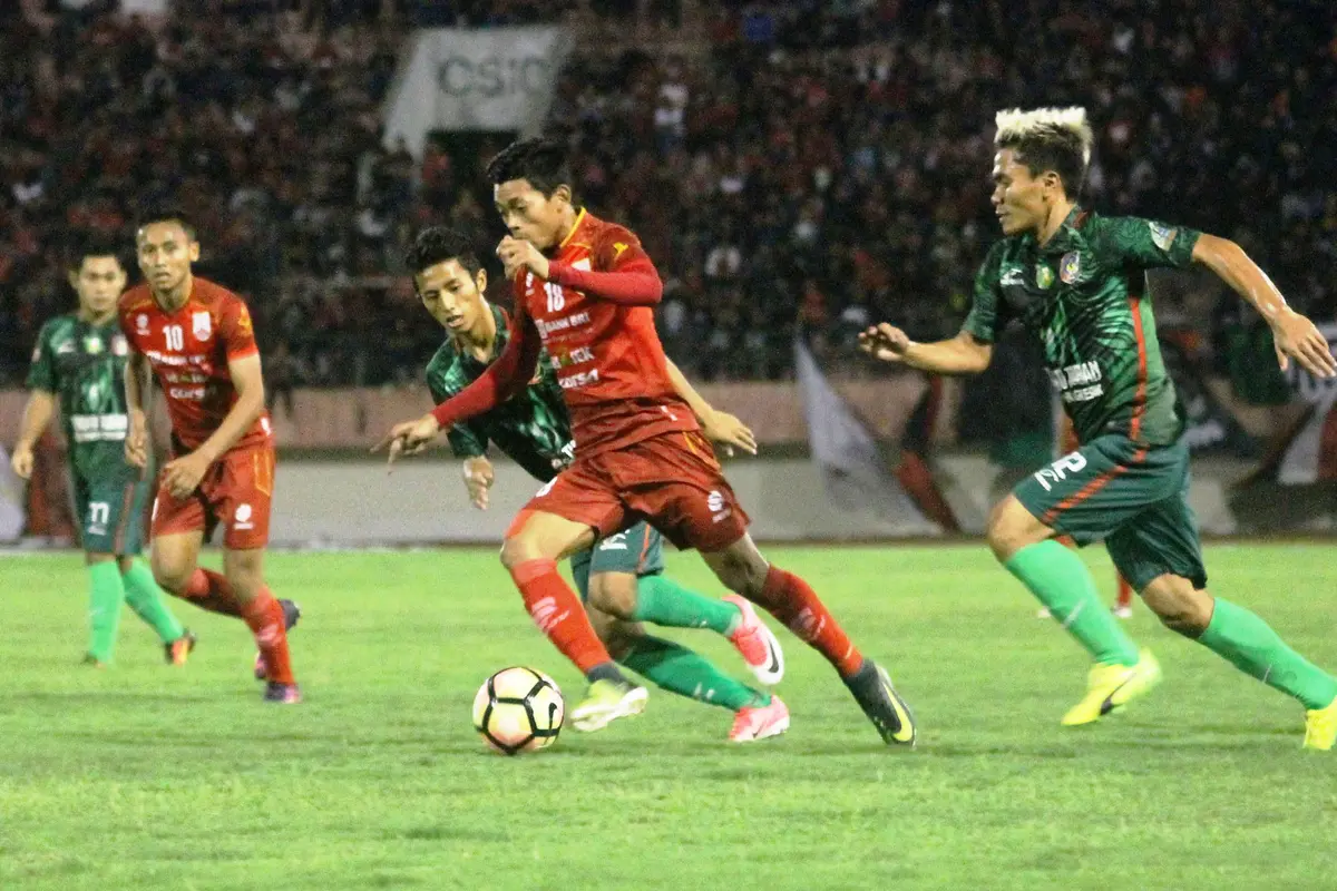 Persis Solo
