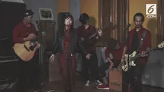 Musik itu seperti sahabat yang mengiringi hari yang tengah kita lewati. 
