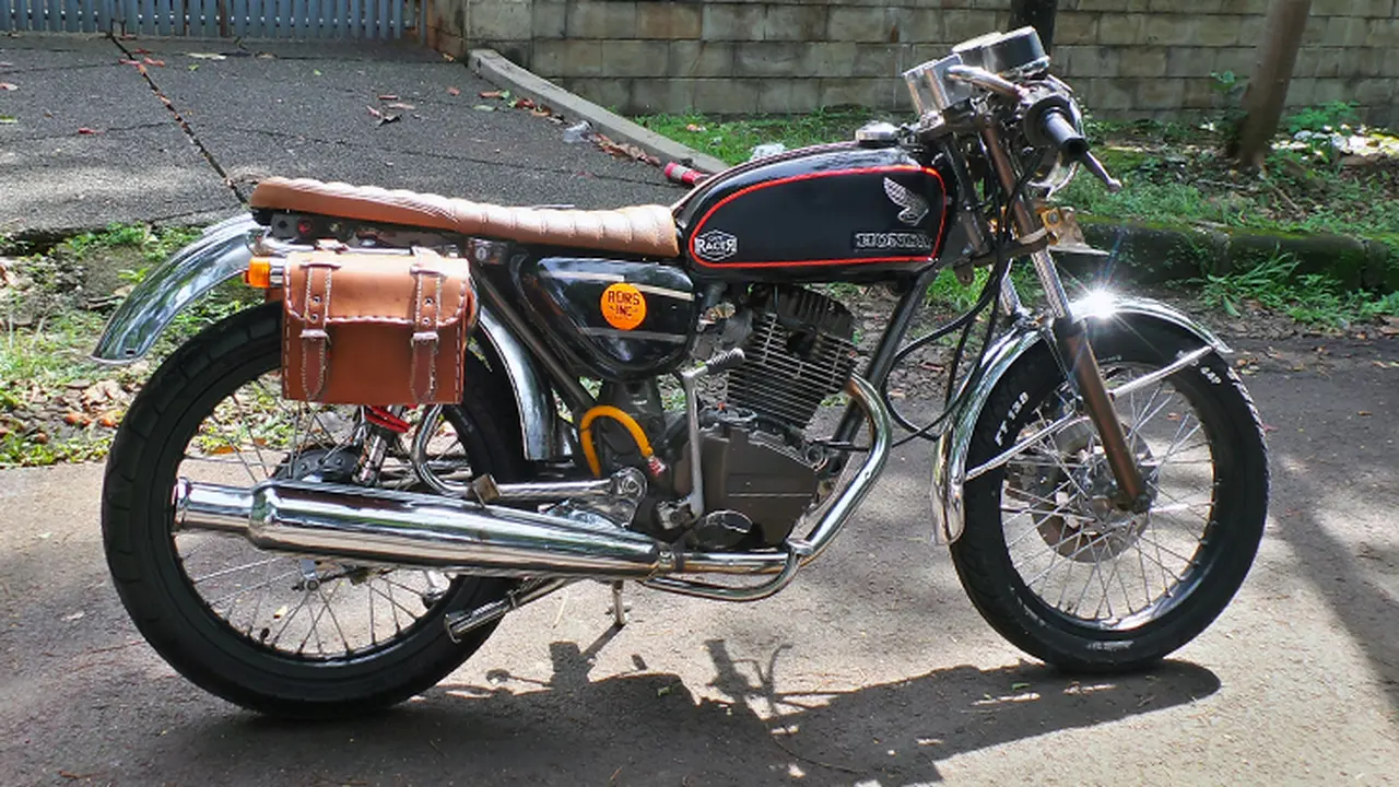 Modifikasi Honda GL110 Bergaya Cafe Racer, Nyaman Buat Boncengan