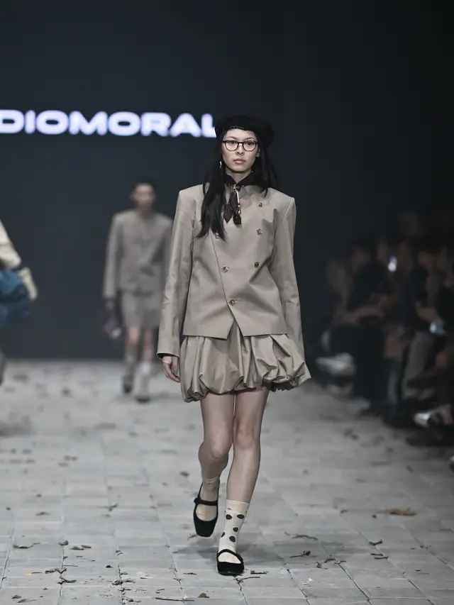 Seleksi Modifikasi Seragam, Kejutan Nostalgia Ala STUDIOMORAL