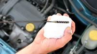 Pelumas mesin menjadi salah satu faktor maksimalnya performa mobil. 