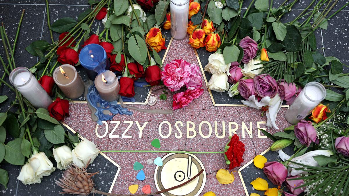 Ozzy Osbourne Meninggal Dunia, Penggemar Beri Penghormatan di Walk of Fame Hollywood