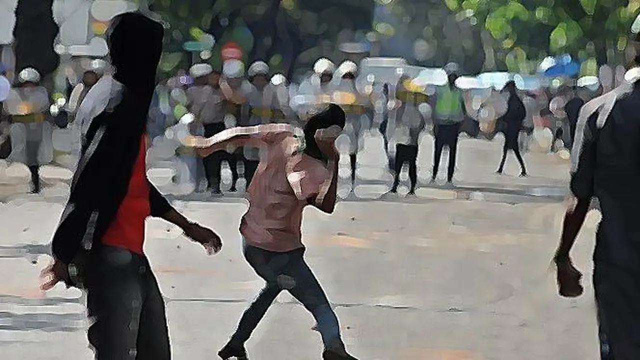 Ilustrasi Bentrok Warga vs Polisi