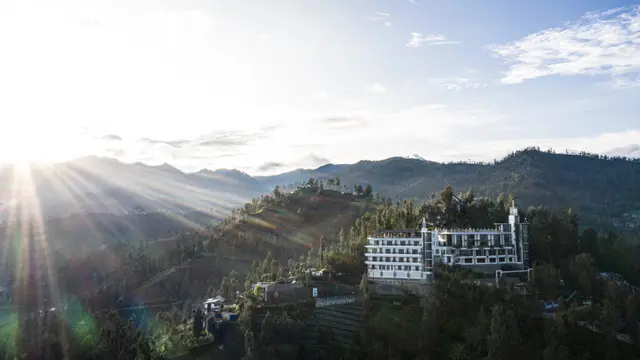 Pilihan Penginapan Mewah di Dataran Tinggi Gunung Bromo, Suguhkan Panorama Alam Terbaik