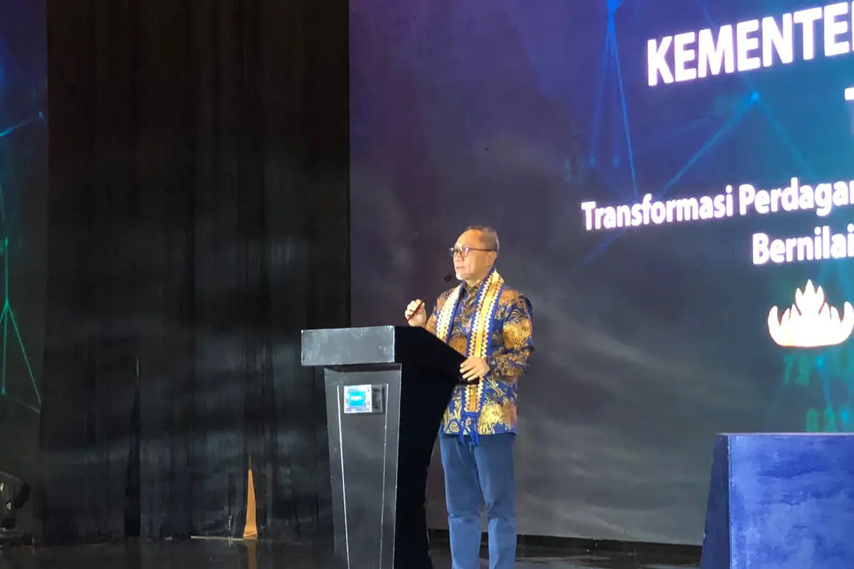 Menteri Perdagangan (Mendag), Zulkifli Hasan resmi membuka rapat kerja (raker) tahun 2023 dengan tema “Transformasi Perdagangan Mendukung Pembangunan Ekonomi Bernilai Tambah dan Berkelanjutan” di Lampung, Rabu (1/3/2023).