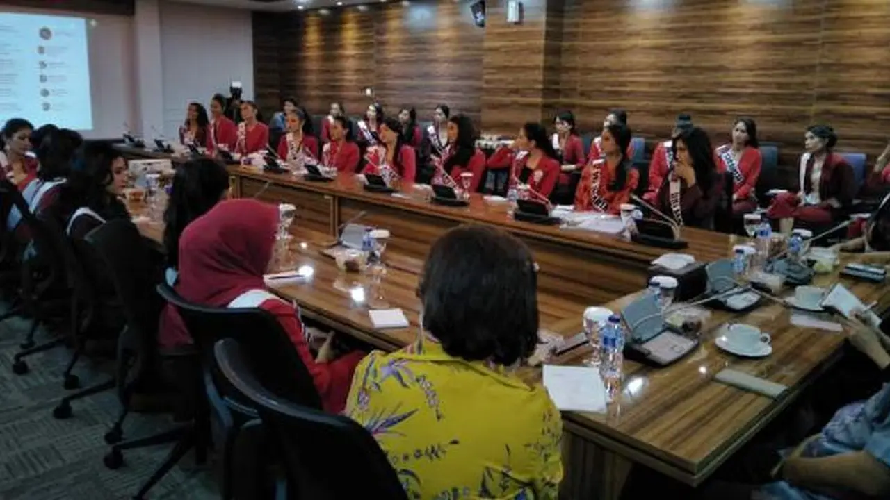 Finalis Puteri Indonesia 2018 berkunjung ke kantor KEIN, Jumat (2/3/2018). (Deny/Liputan6.com)