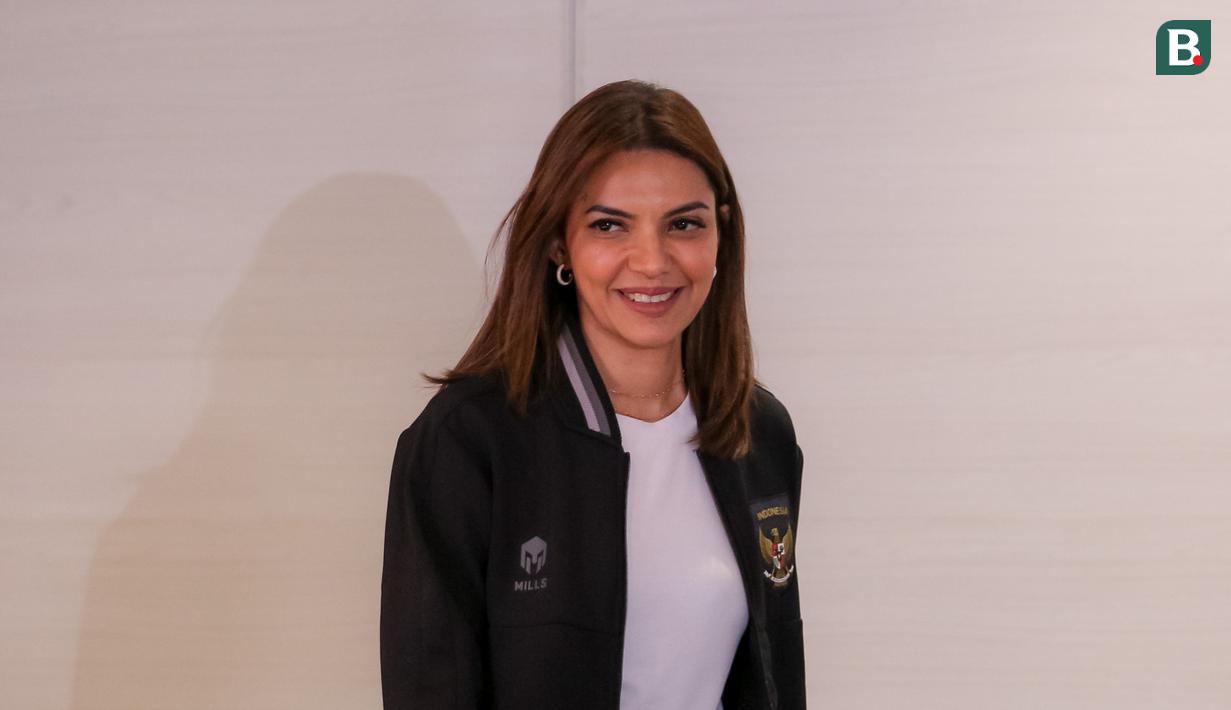 <p>Najwa Shihab berjalan memasuki ruangan sebelum pengumuman Satgas Independen Antimafia Bola Indonesia di Menara Danareksa, Jakarta Pusat, Rabu (20/09/2023). (Bola.com/Bagaskara Lazuardi)</p>