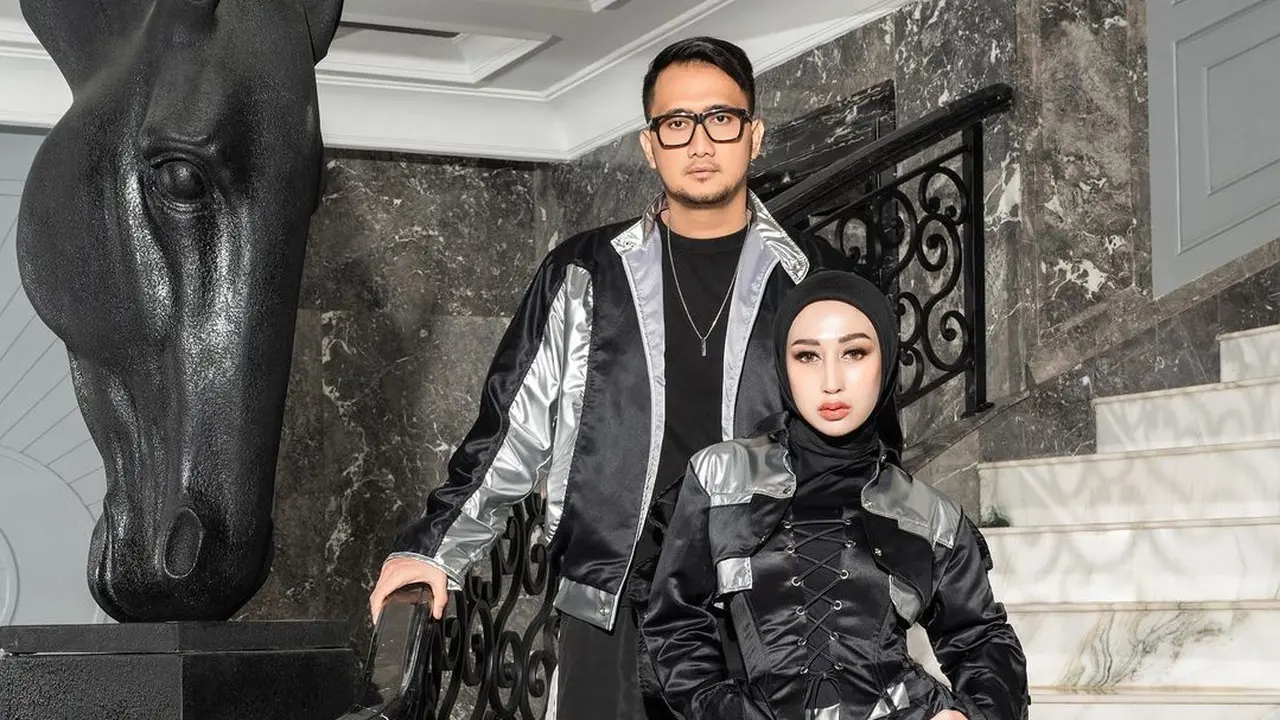 Reza Gladys dan Attaubah Mufid. (Foto: Dok. Instagram @rezagladys)