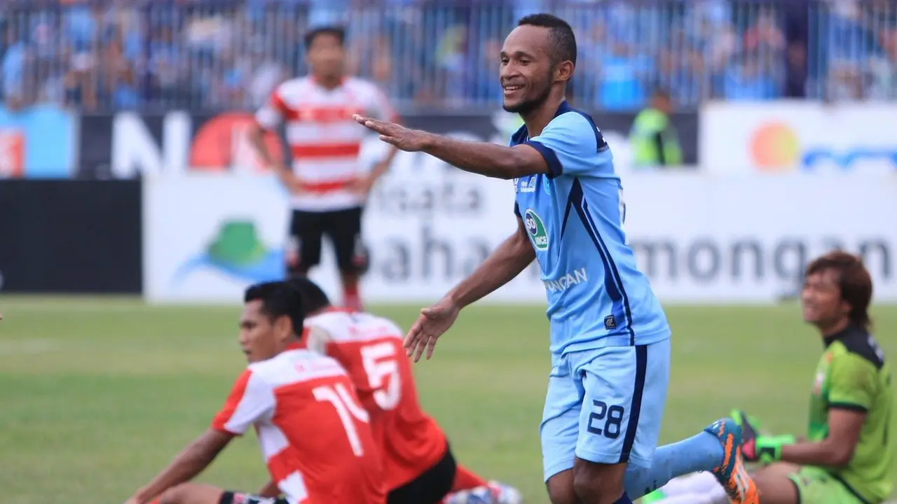 Persela vs Madura United