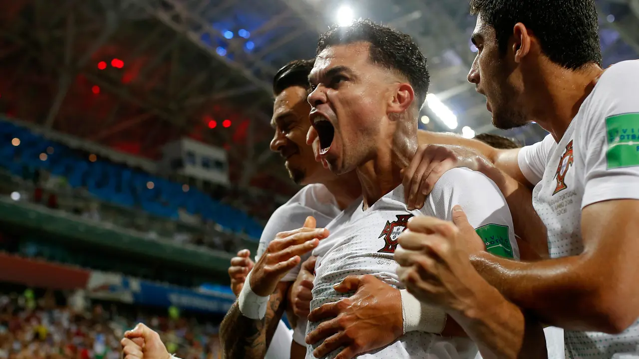 Dua Gol Cavani Antar Uruguay Lolos 8 Besar Piala Dunia 2018