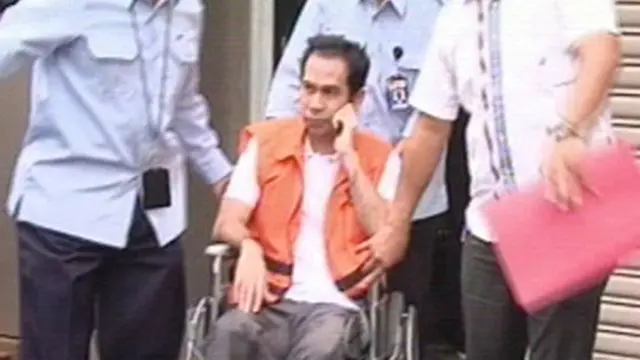 [VIDEO] Wawan Sakit Vertigo, Sidang Perdana Suap Lebak Ditunda